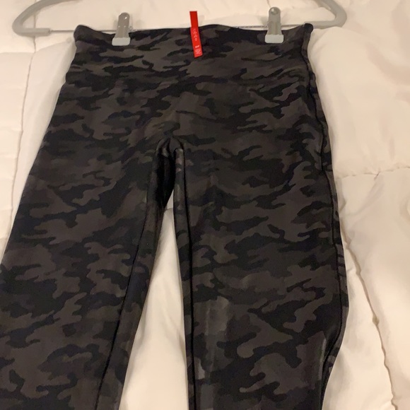 Spanx black Army Print size s/p Leggings - Picture 2 of 5